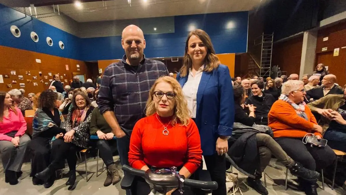 Suso Dom&iacute;nguez (Municipalistas) Lourdes Abarca (lista individudial) Elena Tom&aacute;s (IU Por la confluencia)