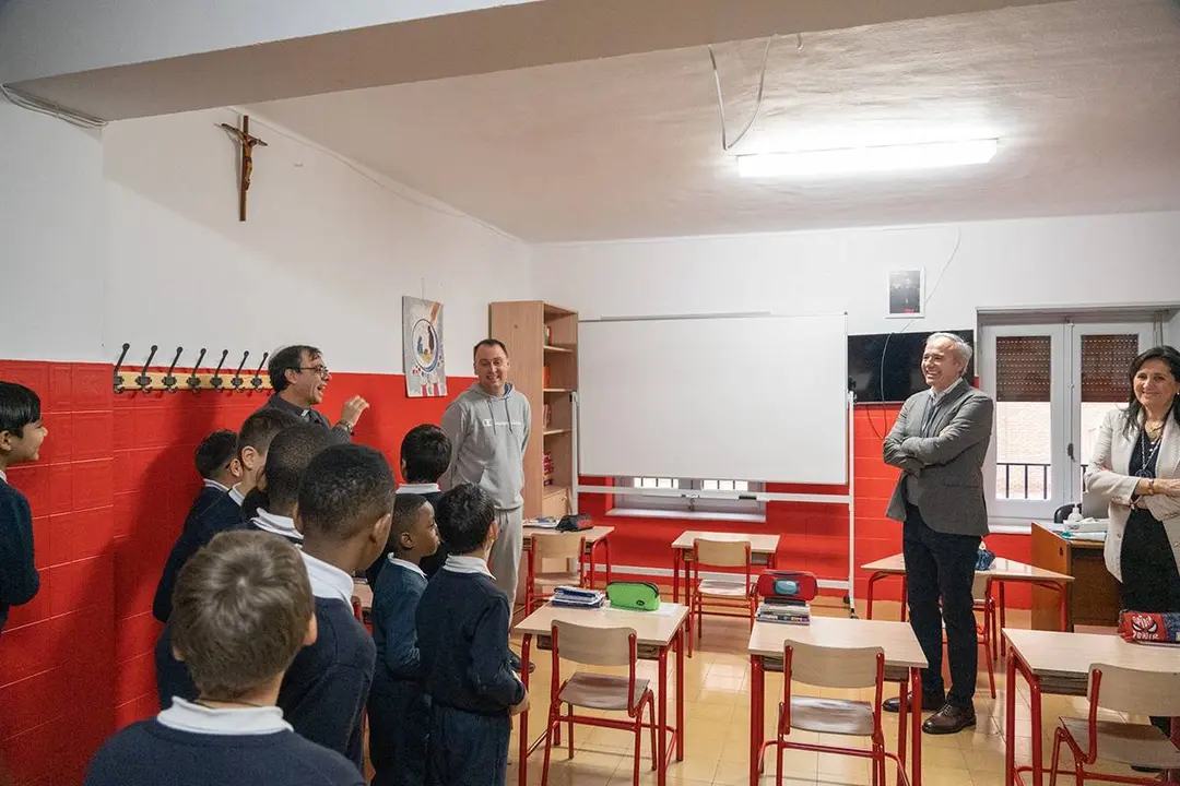 Jorge Azc&oacute;n visita el colegio de los Infanticos del Pilar
