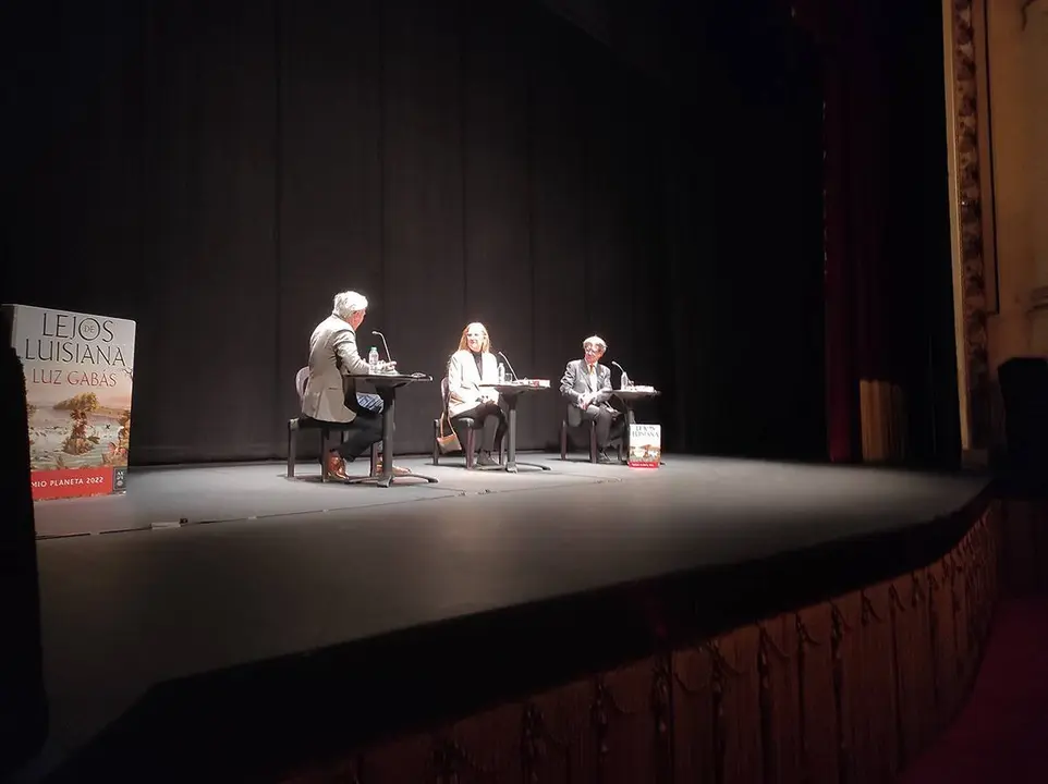 Luz Gab&aacute;s en el Teatro Principal