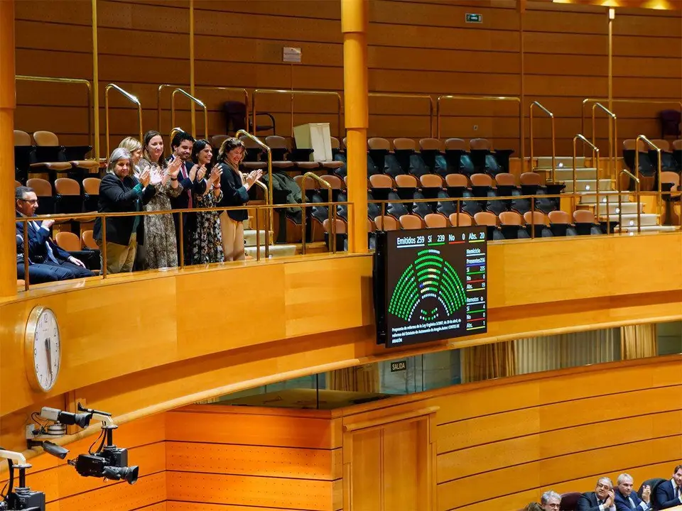 Una delegaci&oacute;n aragonesa, encabezada por la vicepresidenta primera de las Cortes, Mar&iacute;a Rodrigo, se ha desplazado hasta Madrid para presenciar el debate