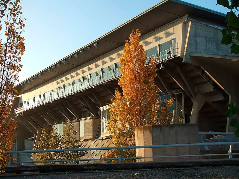 fachada palacio de deportes de Huesca