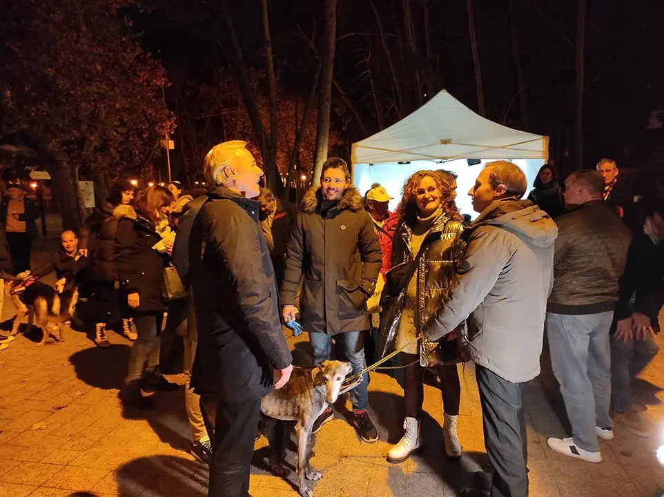 A esta cita perruna han acudido algunos due&ntilde;os de las mascotas del Centro Municipal de Protecci&oacute;n Animal (CMPA) que han sido adoptadas este a&ntilde;o, adem&aacute;s del alcalde de Zaragoza, Jorge Azc&oacute;n y el consejero de Participaci&oacute;n, Javier Rodrigo