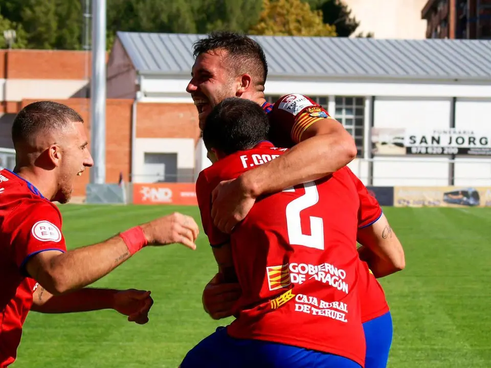 El Teruel celebra un gol