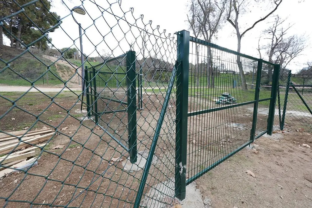 El Jard&iacute;n Japon&eacute;s del Parque Grande se ha transformado en una zona de esparcimiento canina