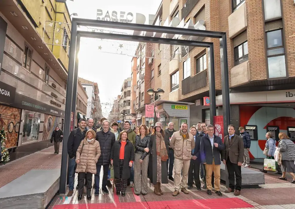 Zaragoza estrena su primer pasaje comercial
