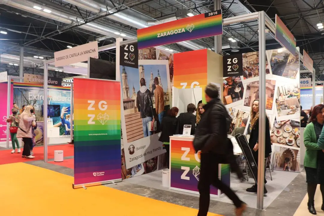 El stand de Zaragoza luc&iacute;a multicolor con un lema que demuestra lo &ldquo;abierta, solidaria y sensible&rdquo; que es la capital del Ebro