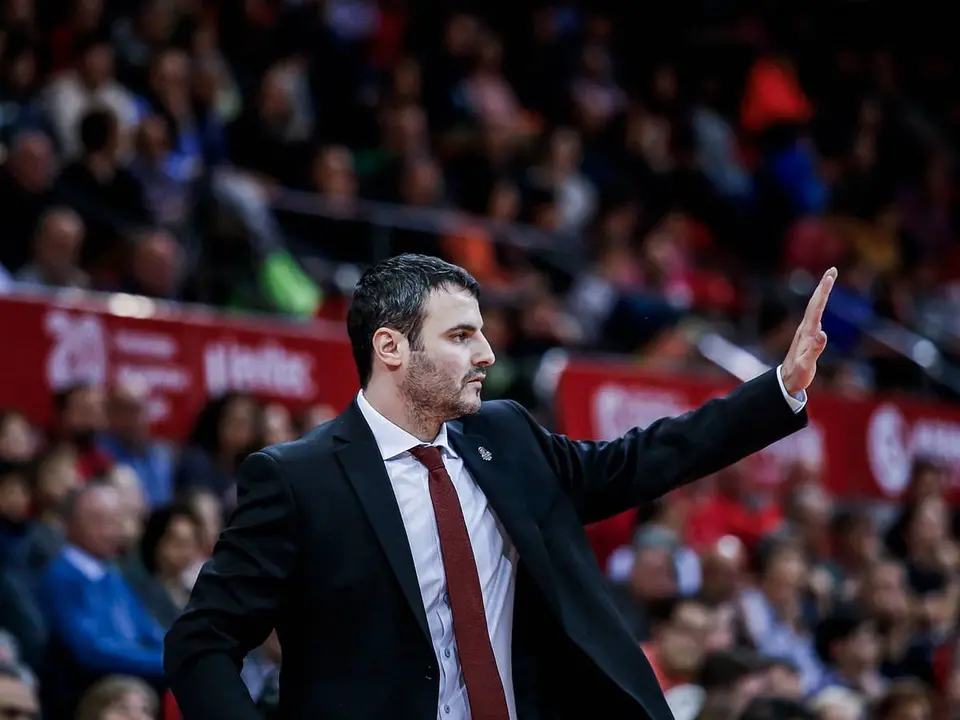 Cantero dirige un partido