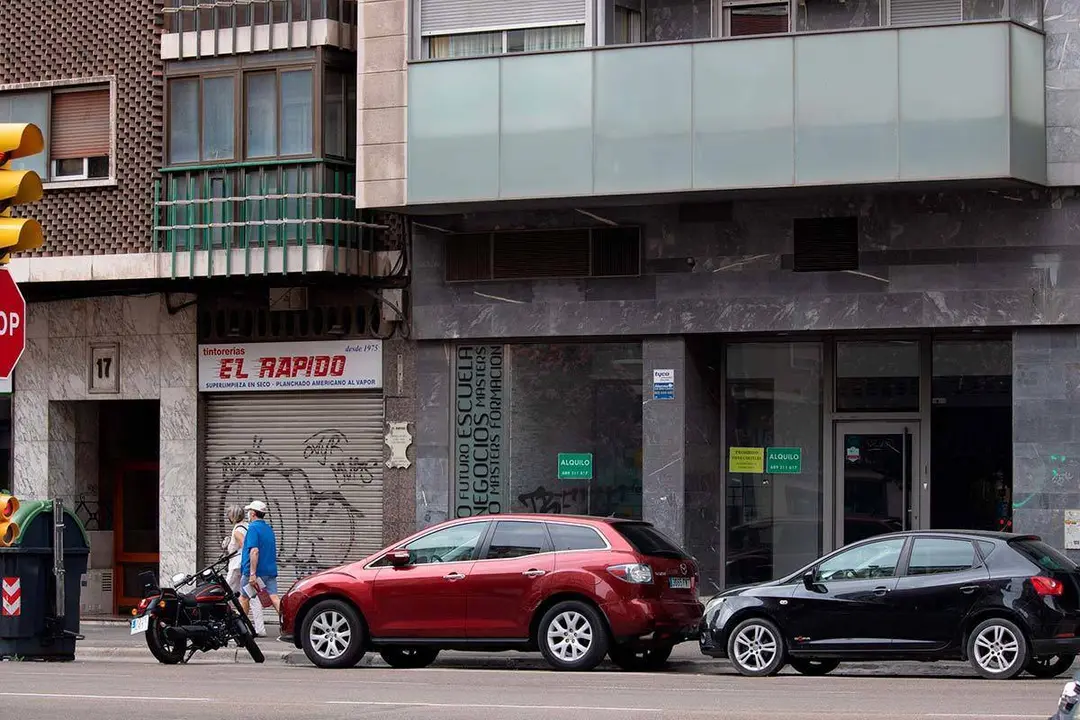El peat&oacute;n ha sido hospitalizado con lesiones graves | Foto: Laura Trives