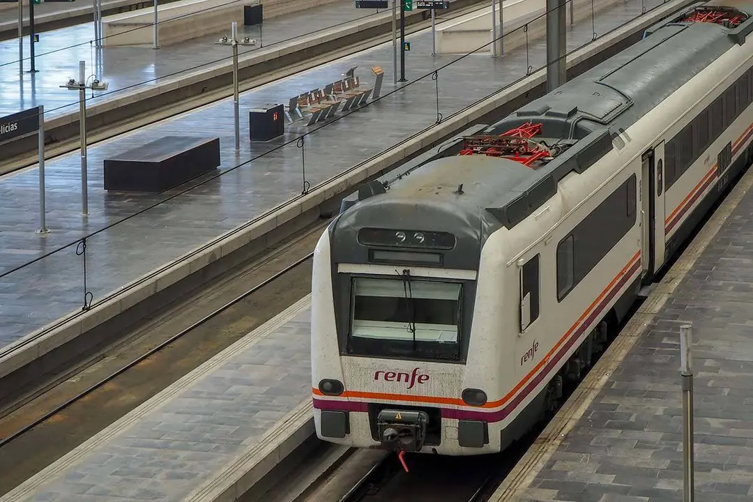 En la estaci&oacute;n de Monz&oacute;n, de la l&iacute;nea Madrid-Bin&eacute;far, se llegaron a superar las cuatro horas