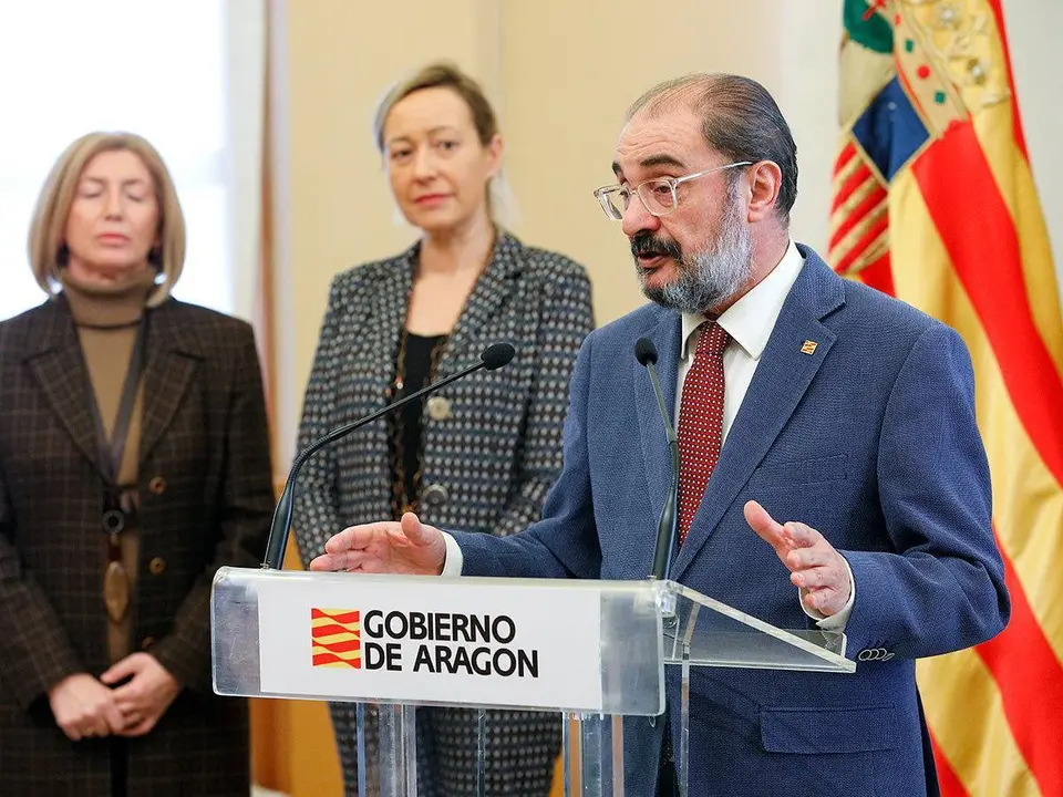 El presidente aragon&eacute;s ha acusado al PP de &ldquo;c&iacute;nico&rdquo; por tratar de &ldquo;hacer bandera&rdquo;, de una forma &ldquo;improvisada&rdquo;, de &ldquo;algo que no han cre&iacute;do ni creer&aacute;n&rdquo;