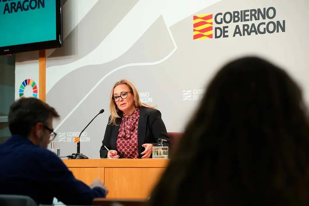 La consejera ha lamentado que, a su juicio, el Ayuntamiento quiera tensar la cuerda para no convocar la reuni&oacute;n