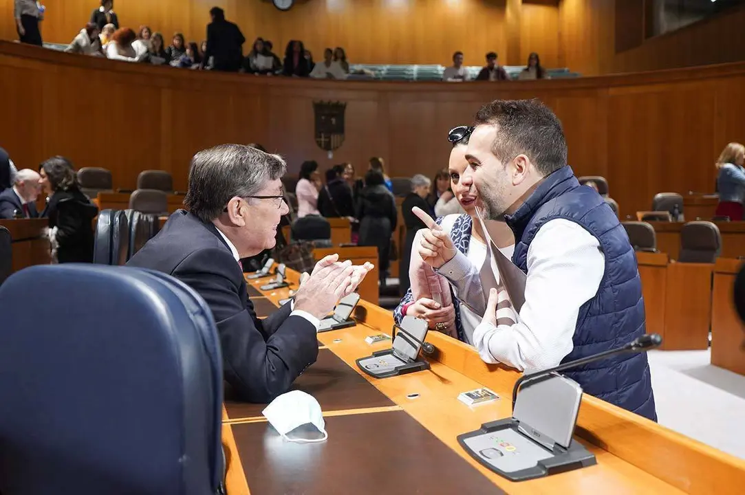 Los diputados Jes&uacute;s Guerrero y Esther Peirat cierran filas en torno a Aliaga