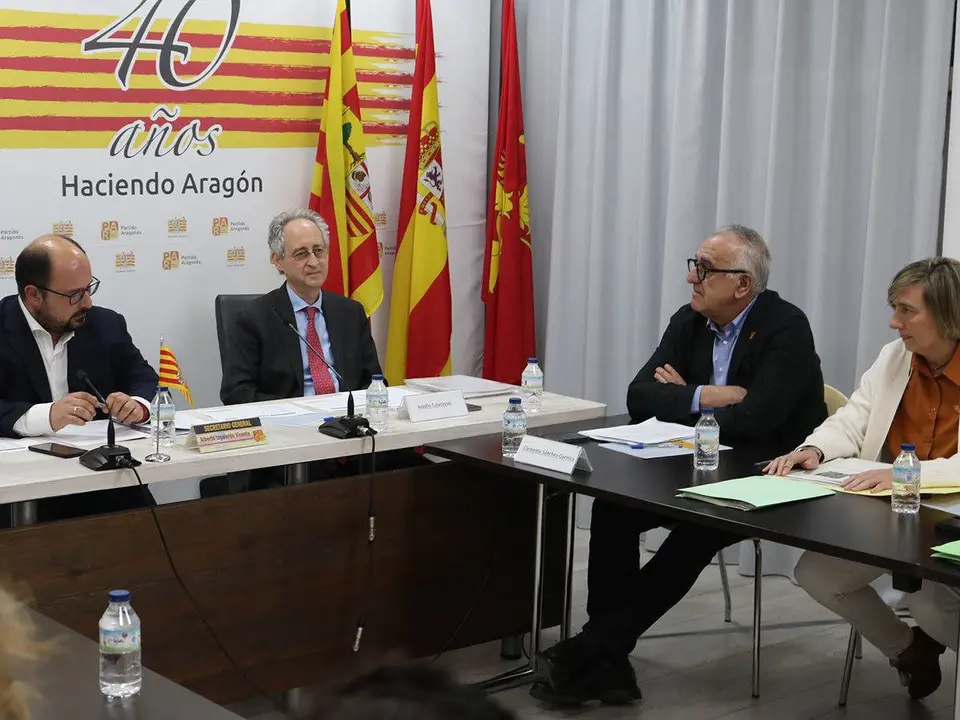 Imagen de la reuni&oacute;n con miembros del PAR