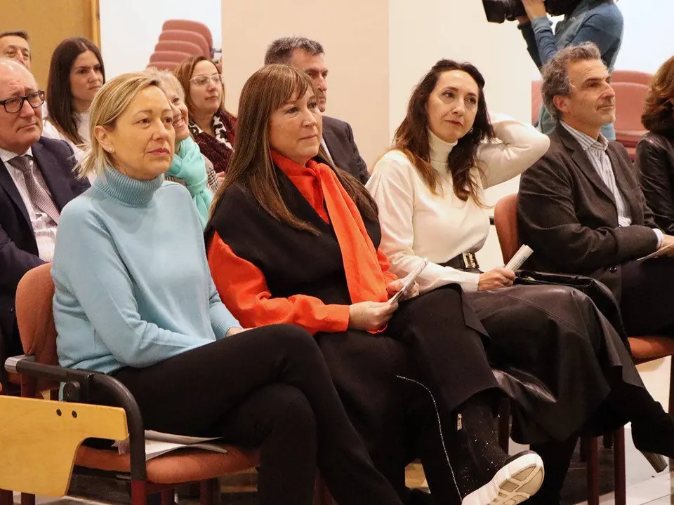 Repoll&eacute;s ha reconocido que este es un &ldquo;momento complejo&rdquo; para la Sanidad, pero mantiene que su voluntad siempre ha sido &ldquo;intentar solucionar los problemas&rdquo;