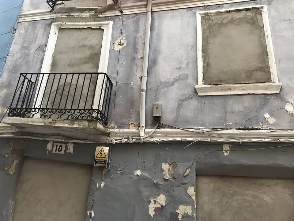 Imagen de una vivienda degradada en El Gancho