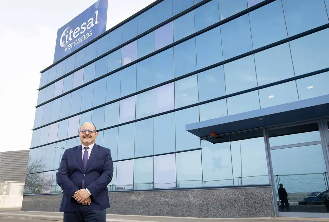 Rub&eacute;n P&eacute;rez trabajar&aacute; para dar a conocer la marca Itesal en el sector de la arquitectura a nivel nacional. Foto: Laura Trives