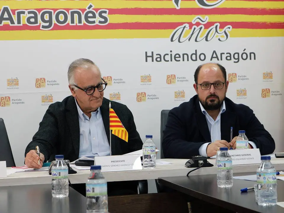S&aacute;nchez-Garnica (izquierda) es el actual presidente del PAR desde la moci&oacute;n de censura contra Aliaga