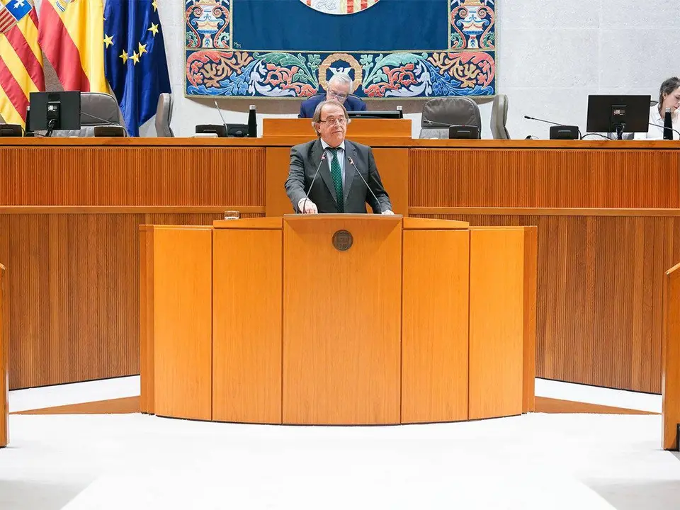 El consejero de Hacienda ha presumido de la &ldquo;estabilidad pol&iacute;tica&rdquo; que ha generado el cuatripartito