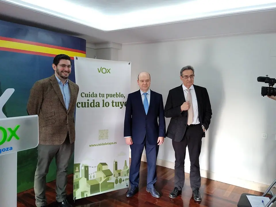 Alejandro Nolasco, Santiago Mor&oacute;n y Julio Calvo han presentado el lema de Vox este viernes
