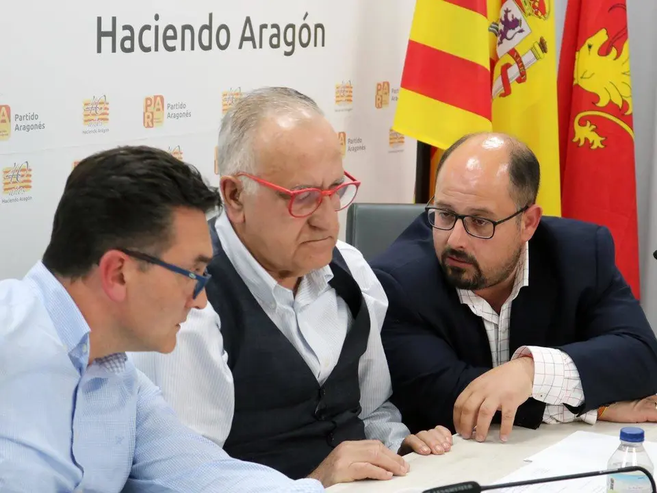 El actual presidente aragonesista ve &ldquo;grav&iacute;simo&rdquo; que &ldquo;personas que ocupan cargos gracias al PAR lo hagan al servicio de otro partido&rdquo;