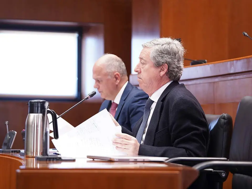 Los partidos de las Cortes coinciden en la "falta de transparencia"