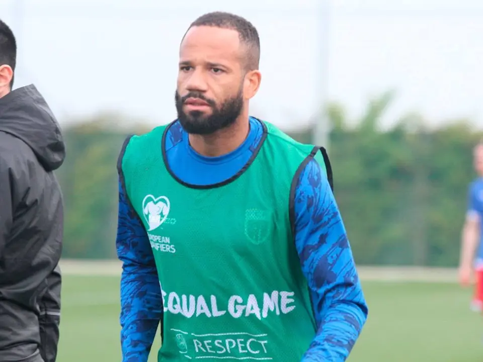 Beb&eacute; en un entrenamiento de Cabo Verde