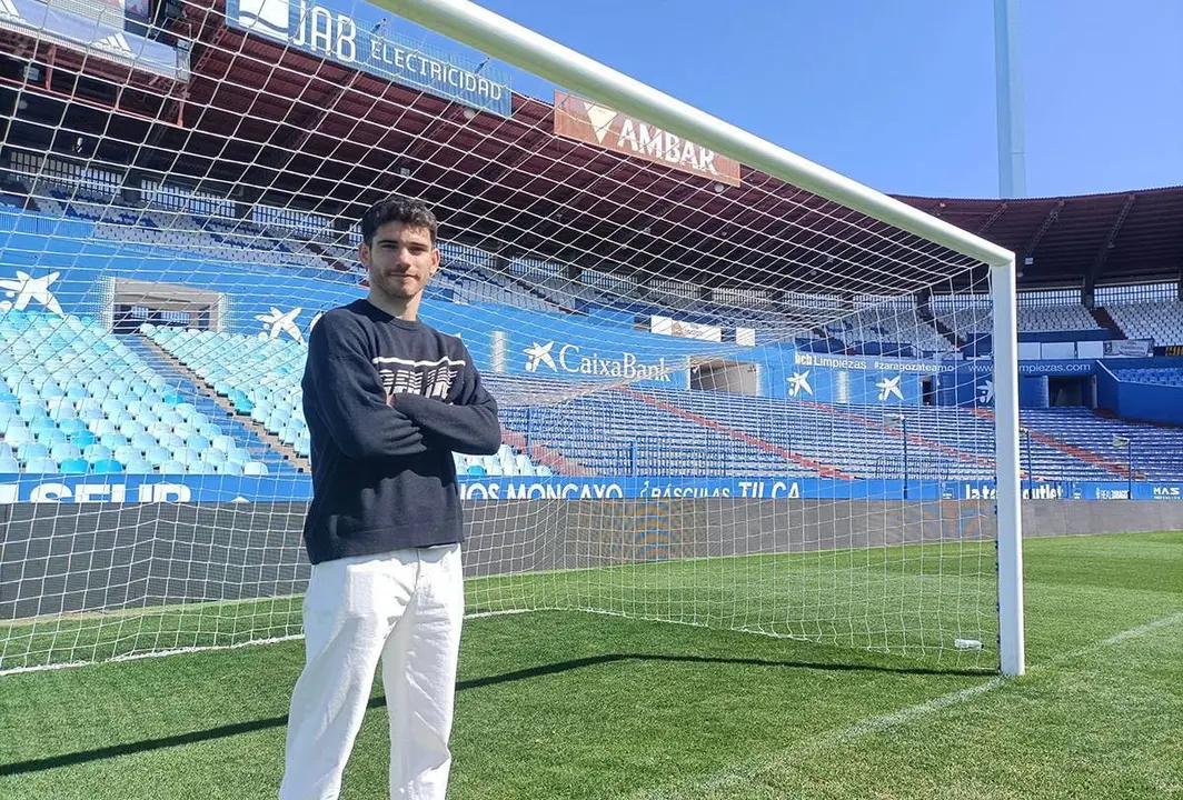Miguel Puche frente a una porter&iacute;a