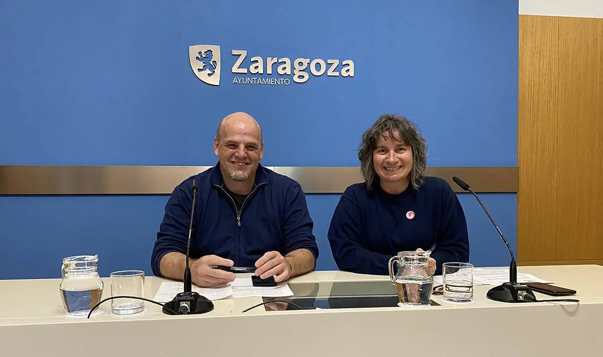 El candidato de ZeC Suso Dom&iacute;nguez y la concejal de ZeC Luis Broto