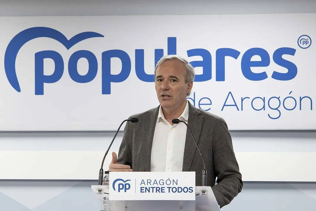 El l&iacute;der de los populares dice haber estado m&aacute;s pendiente de su acuerdo con Elena Allu&eacute; | Foto: Laura Trives