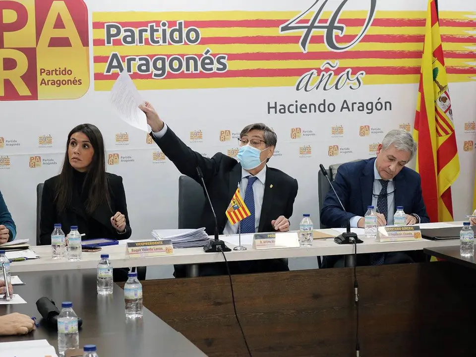 &Uacute;ltima imagen de Arturo Aliaga como presidente del PAR, en enero, en la Ejecutiva que decidi&oacute; por mayor&iacute;a interponer el recurso