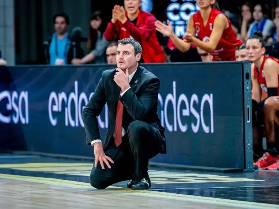 Carlos Cantero ha hablado ante los medios en la previa del duelo de ido del playoffs de Liga Femenina
