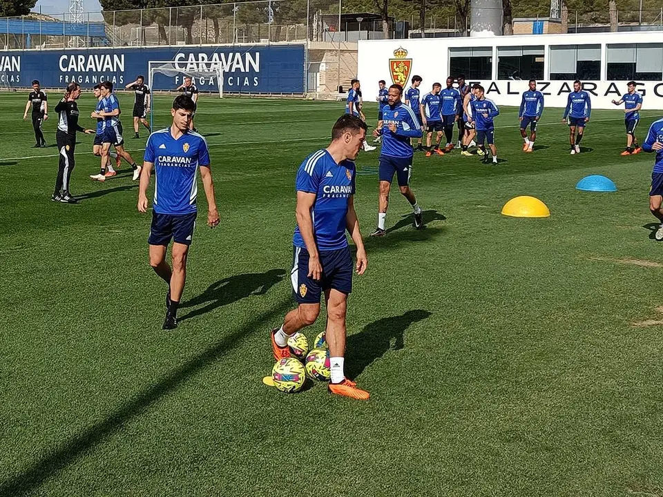 El capitan del Real Zaragoza, Alberto Zapater, en un entrenamiento del Real Zaragoza en la Ciudad Deportiva