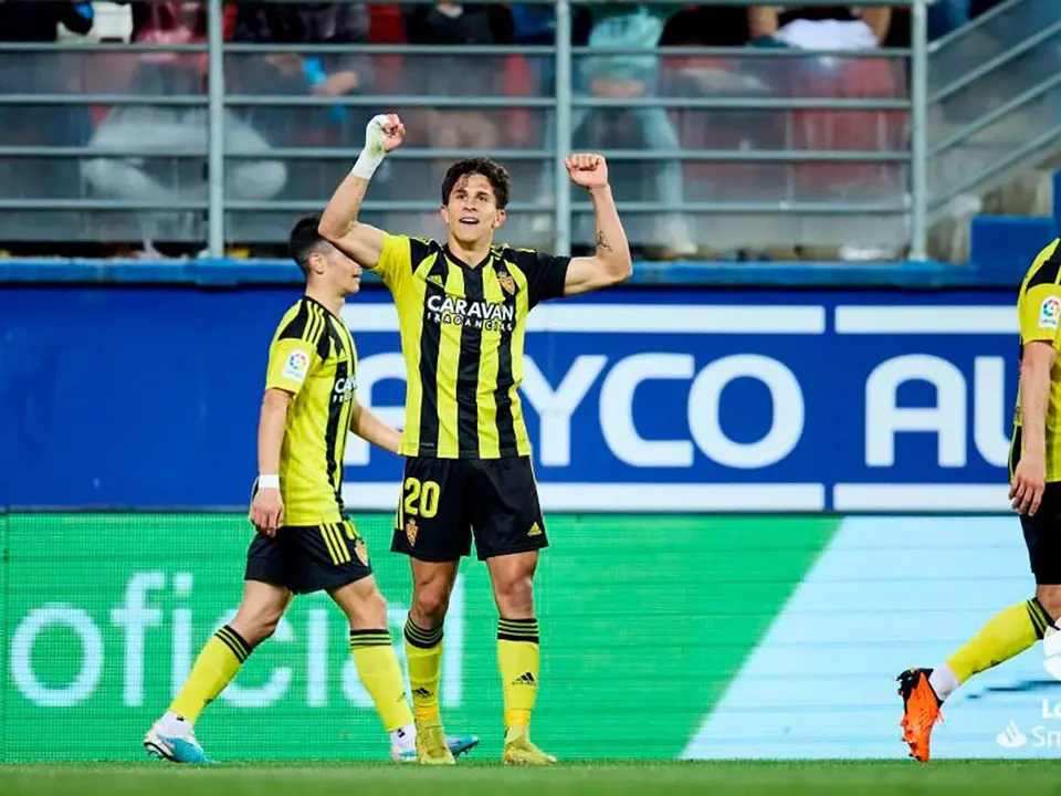 Simeone celebra un gol