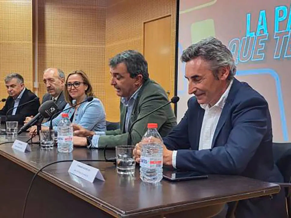 Fernando Escart&iacute;n en la presentaci&oacute;n de la Vuelta