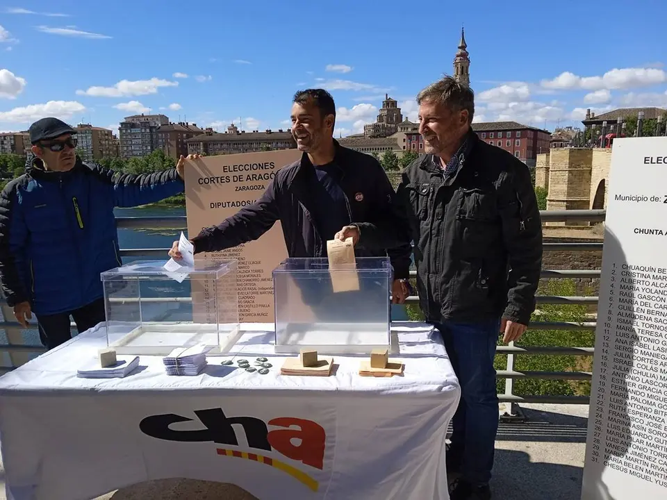 Soro y Bernal han protagonizado un acto de inicio de campa&ntilde;a en el balc&oacute;n de San L&aacute;zaro