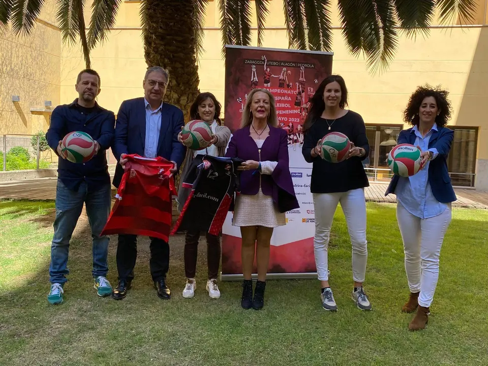 
De izquierda a derecha: Diego Carreras, Mariano Soriano, Gema Guti&eacute;rrez, Ros Cihuelo, Cristina Garc&iacute;a y Elena Garc&iacute;a. 
