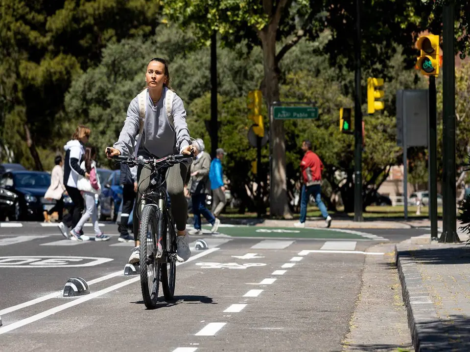 Este viernes ha quedado abierto al tr&aacute;fico ciclista del nuevo carril bici de Pedro III El Grande y Jerusal&eacute;n.