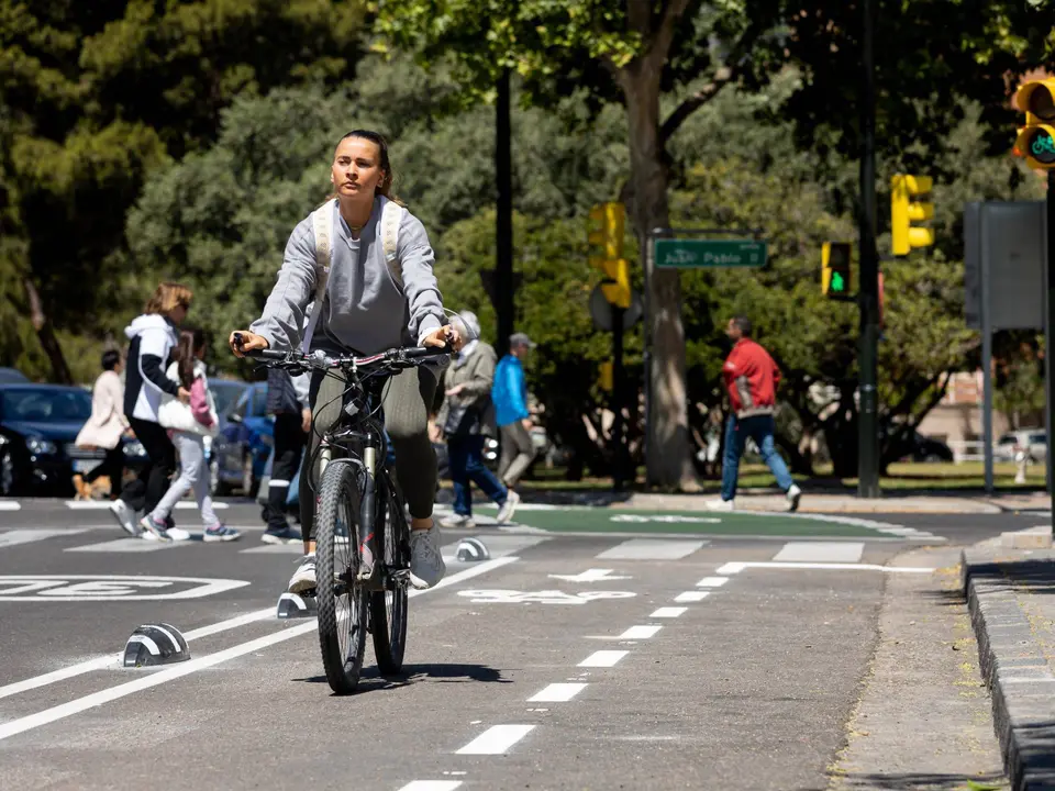 Este viernes ha quedado abierto al tr&aacute;fico ciclista del nuevo carril bici de Pedro III El Grande y Jerusal&eacute;n.