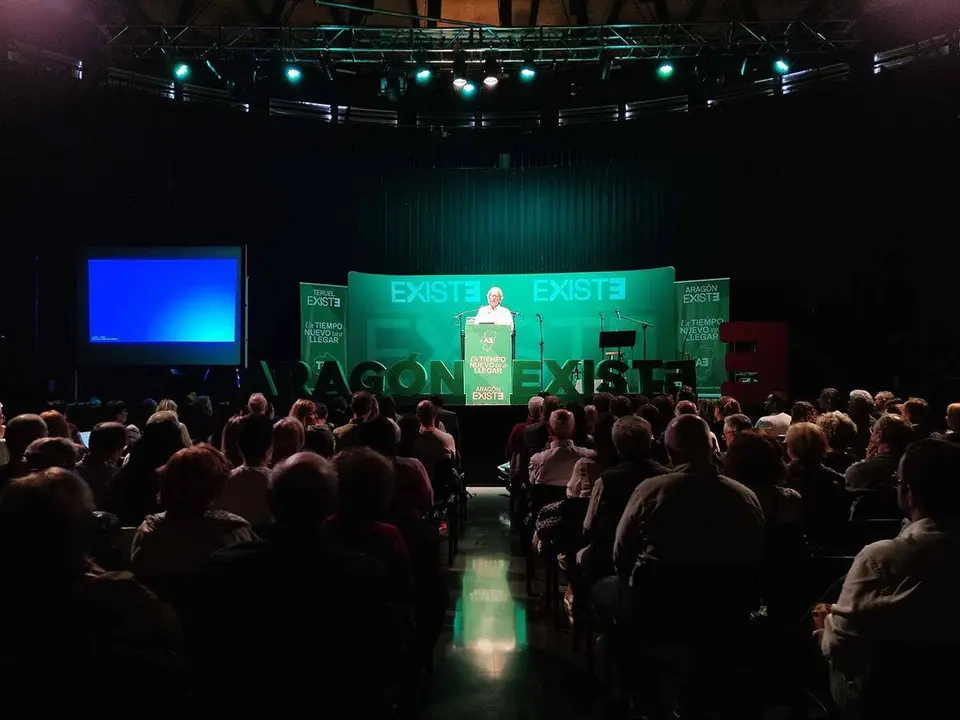Alrededor de 200 personas han participado en el acto