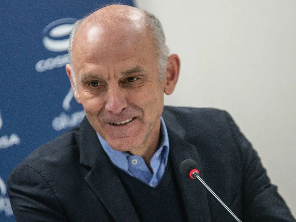 &Aacute;ngel Mart&iacute;n Gonz&aacute;lez en sala de prensa