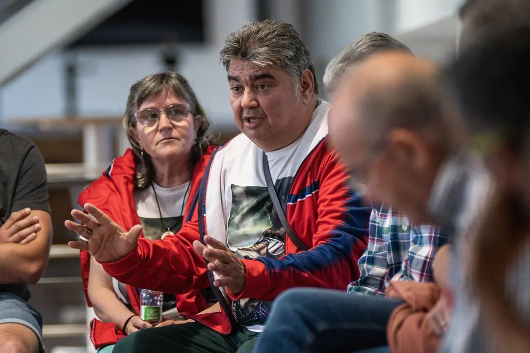 Unas 33 personas acudieron a la reuni&oacute;n que tuvo un car&aacute;cter distendido. Fotograf&iacute;a: S.D. Huesca.