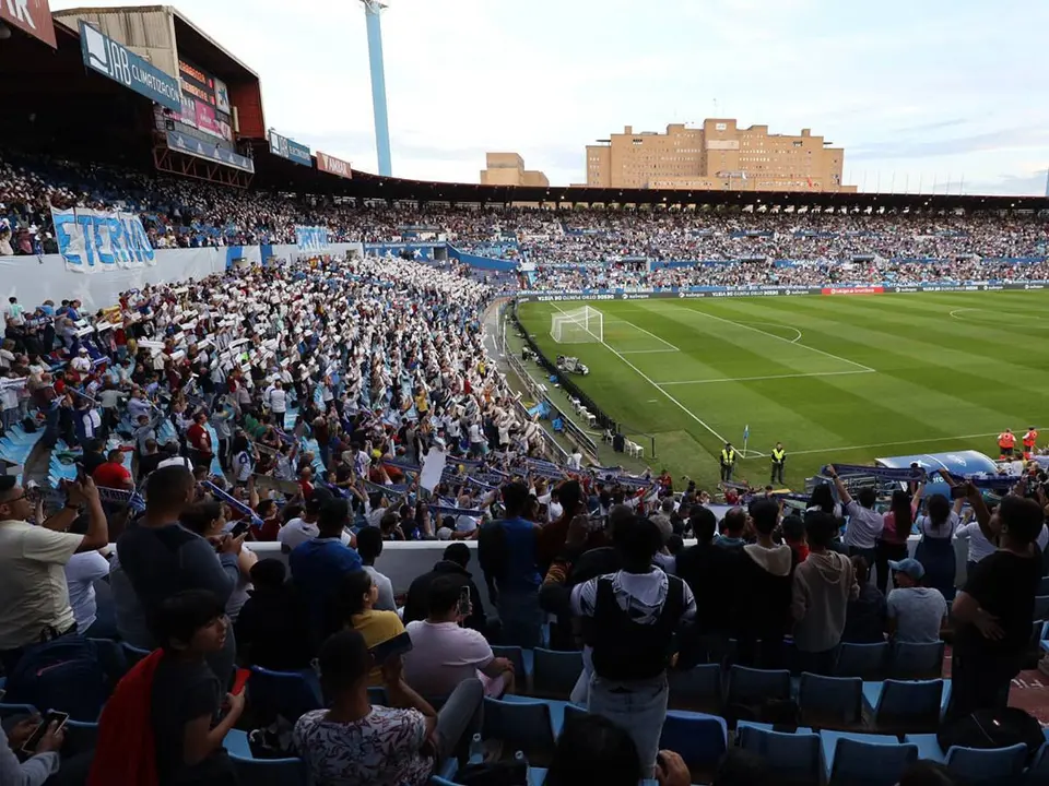 La afici&oacute;n del Real Zaragoza en La Romareda