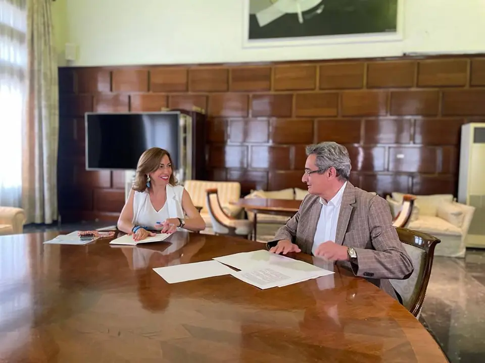 Chueca (PP) y Calvo (Vox) se han reunido en el Ayuntamiento de Zaragoza