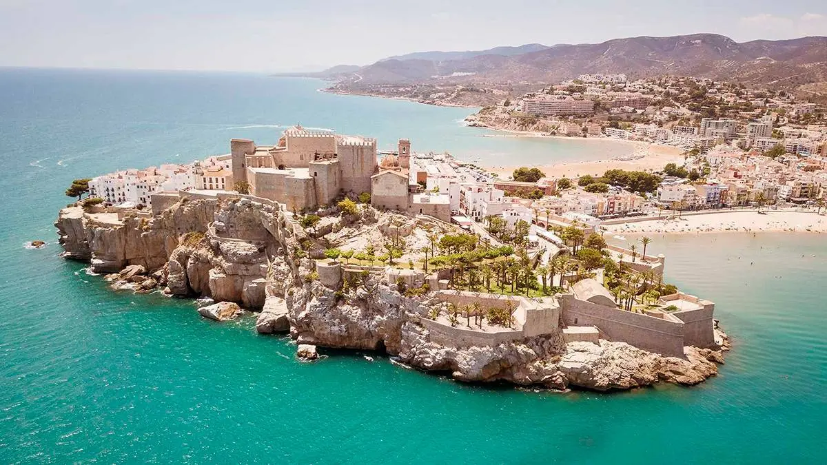 Zaragoza cuenta con una ubicaci&oacute;n privilegiada y algunas de las mejores playas de Espa&ntilde;a se encuentran a menos de tres horas en coche.