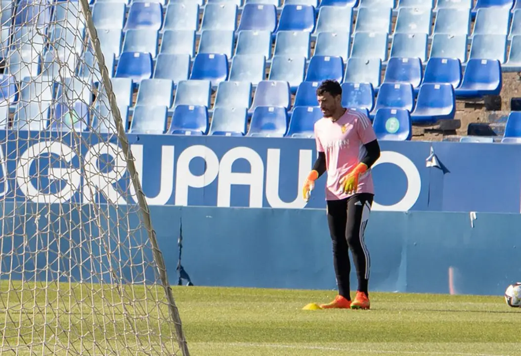Cristian durante un entrenamiento con el Real Zaragoza.