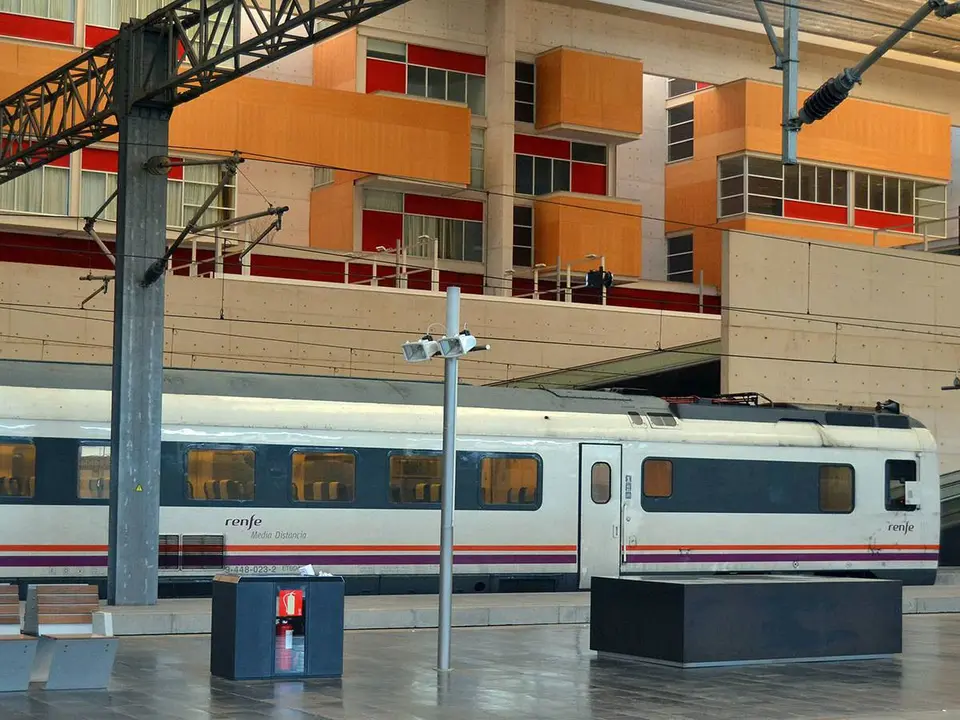 A partir de este 15 de junio, Renfe pondr&aacute; a la venta los billetes para que los j&oacute;venes espa&ntilde;oles.