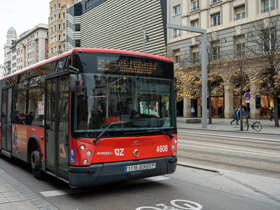 Natalia Chueca, ha reclamado este martes al Gobierno de Espa&ntilde;a que pague al Ayuntamiento de Zaragoza todo el dinero que le corresponde de la bonificaci&oacute;n del transporte p&uacute;blico.
