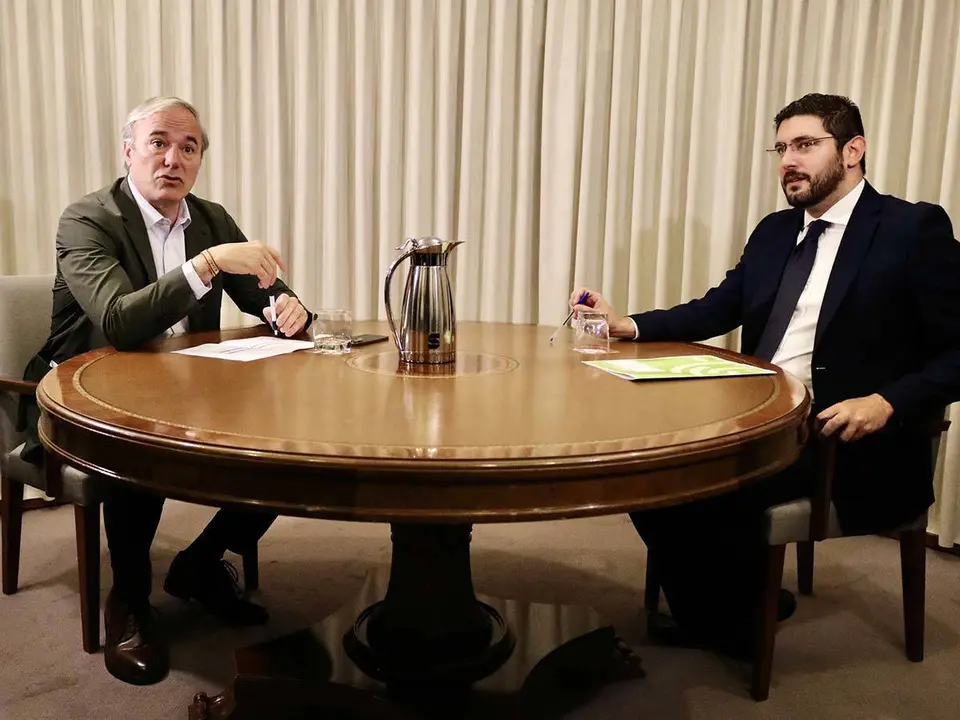 Azc&oacute;n cree que repetir elecciones "no es un escenario deseable", a tenor de las discrepancias de PP y Vox en la regi&oacute;n extreme&ntilde;a
