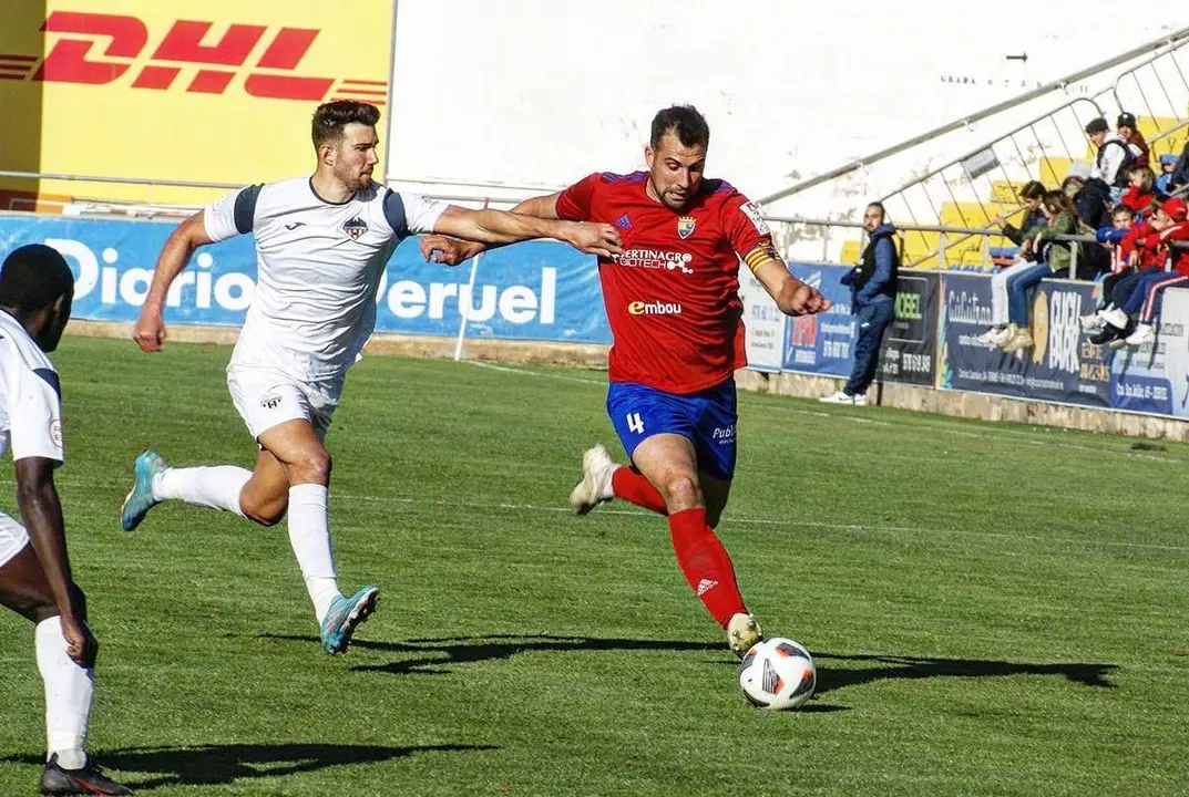 Ambos clubs aragoneses se ver&aacute;n las caras el mi&eacute;rcoles, 26 de julio, a partir de las 19.00 horas en la Base Aragonesa de F&uacute;tbol. Fotograf&iacute;a: C.D. Teruel.
