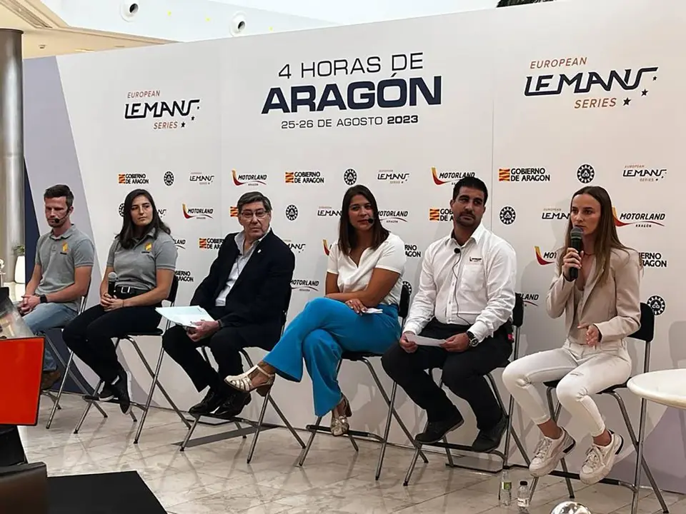 Arturo Aliaga y Ga&euml;lle Chouteauan han presentado oficialmente las "4 Horas de resistencia de Arag&oacute;n" en Puerto Venecia. Fotograf&iacute;a: MotorLand Arag&oacute;n.